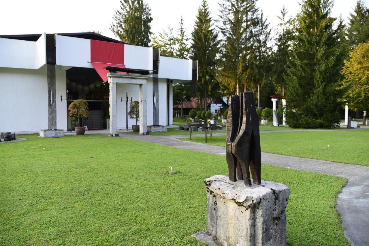 Hotel Glamping Ob Robu Gozda Kamnik Zewnętrze zdjęcie