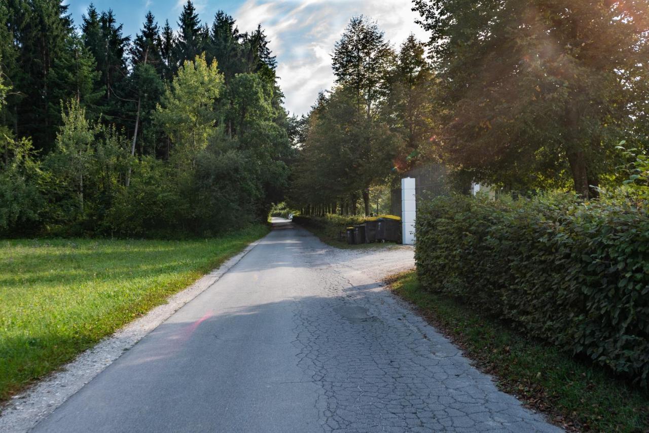 Hotel Glamping Ob Robu Gozda Kamnik Zewnętrze zdjęcie