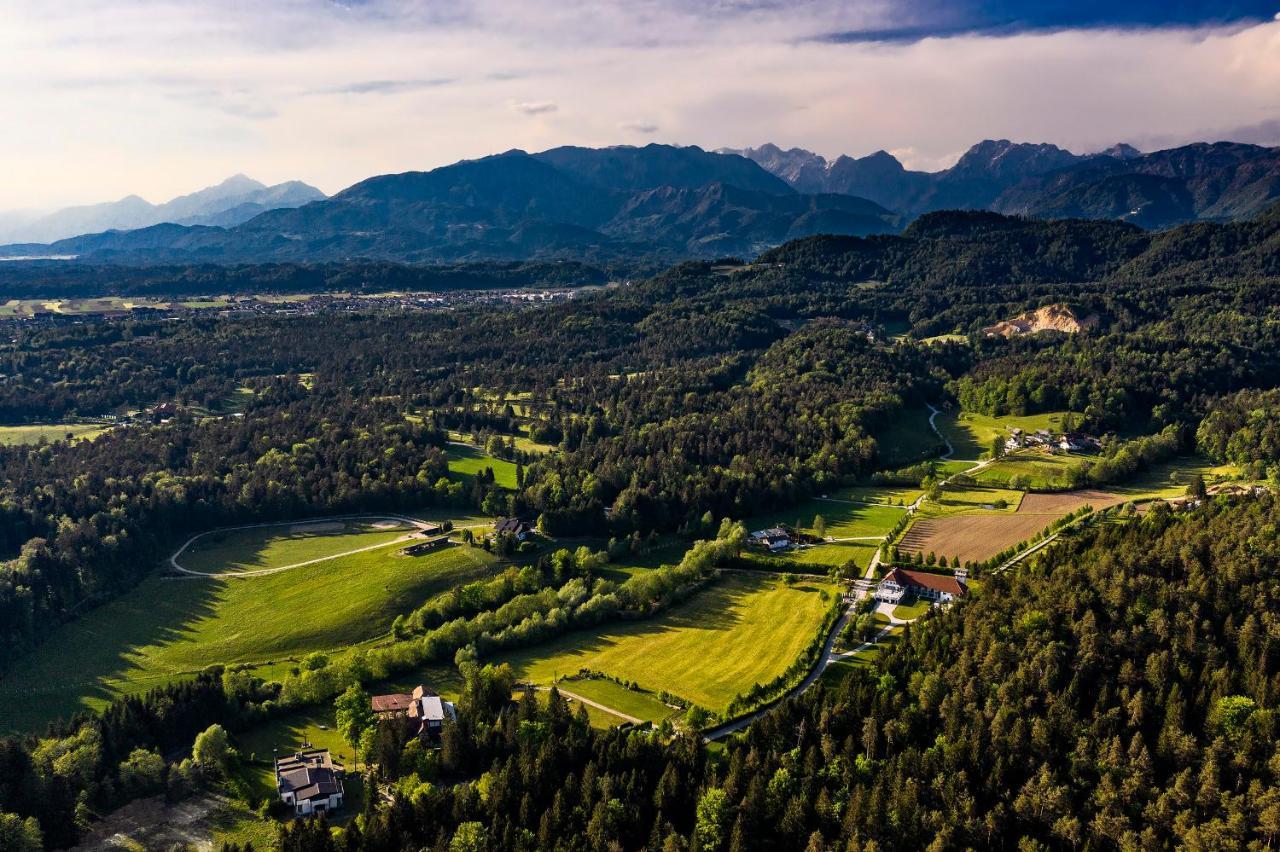 Hotel Glamping Ob Robu Gozda Kamnik Zewnętrze zdjęcie