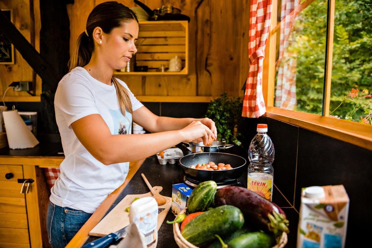 Hotel Glamping Ob Robu Gozda Kamnik Zewnętrze zdjęcie